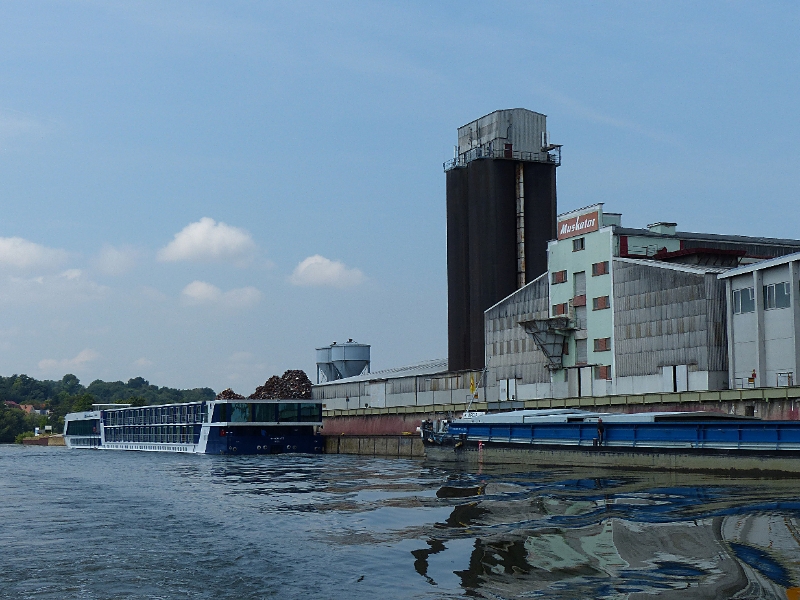 BA28.07.2014-12.31.40_B.jpg - Bamberg, Main-Donau Kanal mit Flusskreuzfahrtschiff
