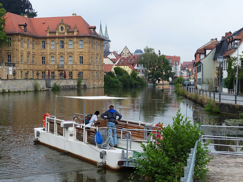 BA30.07.2014-11.26.34_B.jpg - Personenfähre am Mühlwörth, linker Regnitzarm mit Wasserschloss Concordia