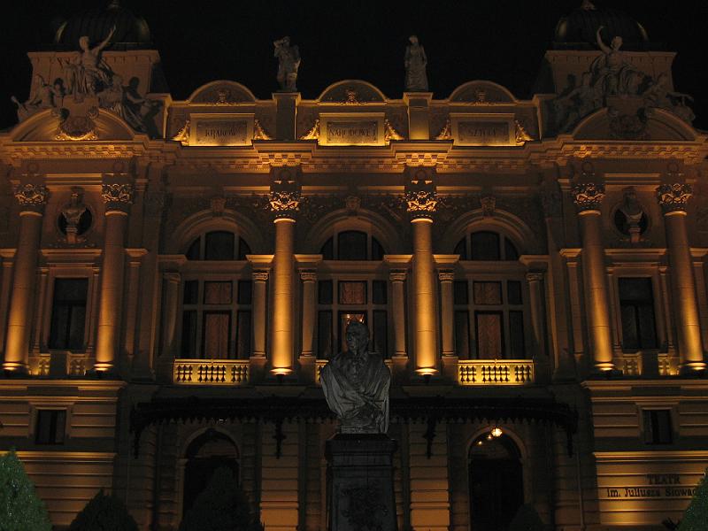0005_Slowacki-Theater.jpg