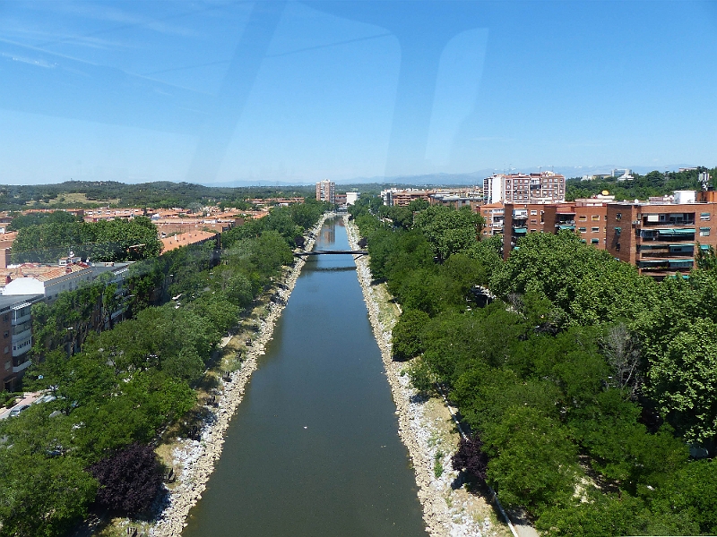 MA14.05.2014-13.21.43.jpg - Madrid, Mocloa-Aravaca, Seilbahn Teleférico, Blick über den Rio Manzanares