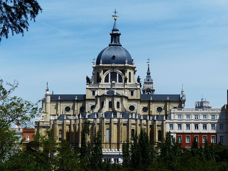 MA15.05.2014-13.06.00.jpg - Madrid, Centro, Catedral de la Almudena