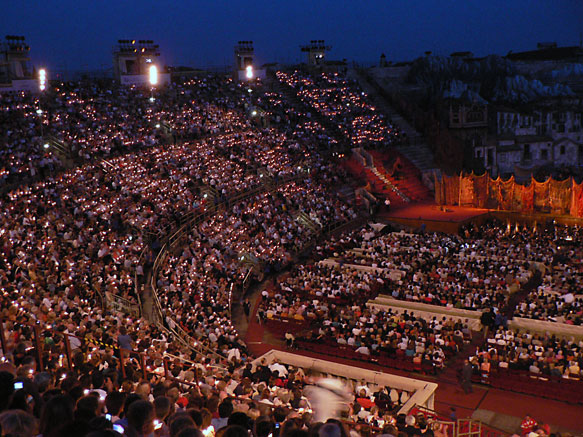 Opernvorstellung in der Arena di Verona