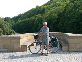 Auf der steinernen Werrabrcke bei Creuzburg