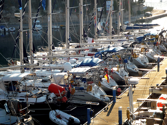 Morgenstimmung im Hafen von Vlaska