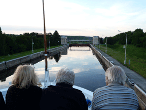 Einlaufen in die Schleuse Nr. 6