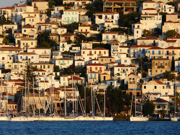 Der Hafen Poros
