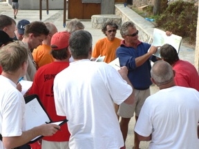 Briefing an der Pier
