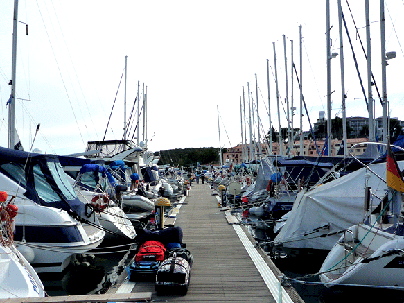 AMS Steg im Hafen Vrsar