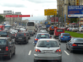 Alltäglicher Verkehr in Moskau